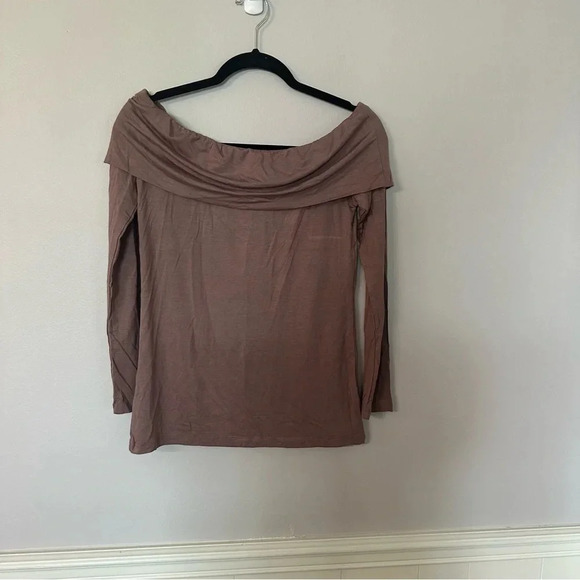 Yana K Cindy Top Long Sleeve Rayon Draped Neck Off Shoulder in Coco One Size NWT - Picture 2 of 8